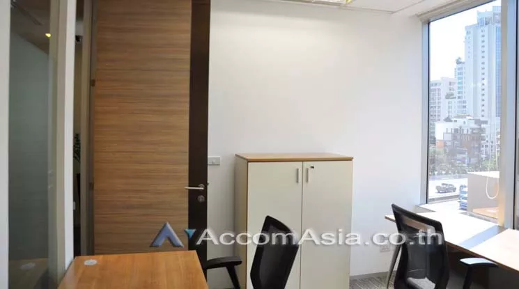 16  Office Space For Rent in Ploenchit ,Bangkok  at Q House Ploenchit Service Office AA10195